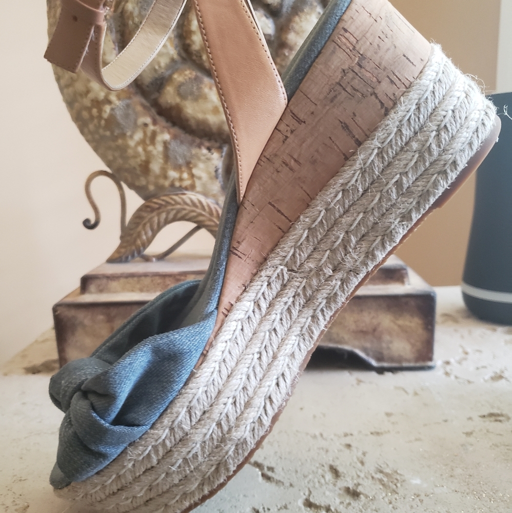 MICHEAL KORS DENIM WEDGE SANDAL - Picture 7 of 7